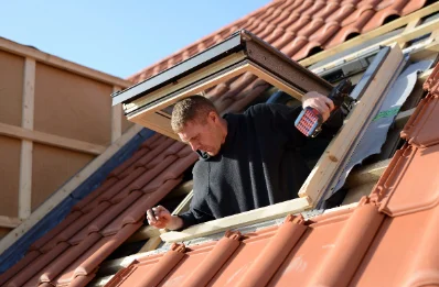 Pose de fenêtres de toit Velux au Favril